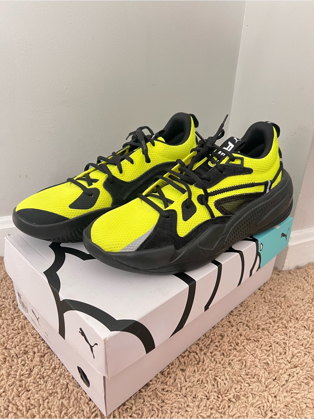 Puma Men’s Neon Yellow and Black Athletic Sneakers, Size 12